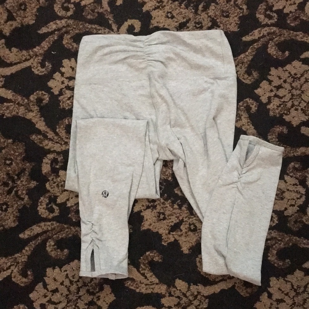 Lululemon light heather gray ankle crop leggings
